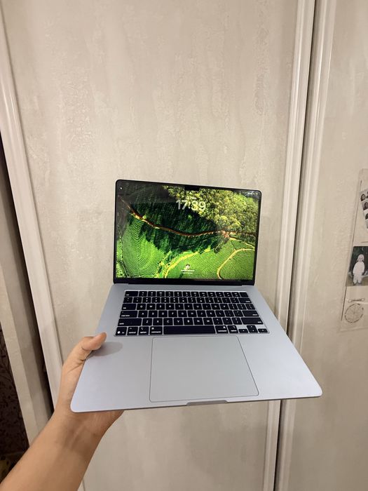 Macbook Air m4 16/256 15.9 inch