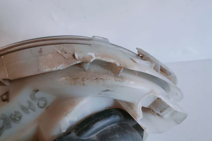 Far dreapta (cleme rupte) 0301169202 Smart Fortwo prima generatie (fa