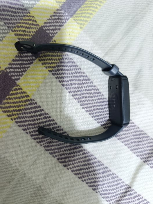 Huawei Band 8 sirochni sotiladi