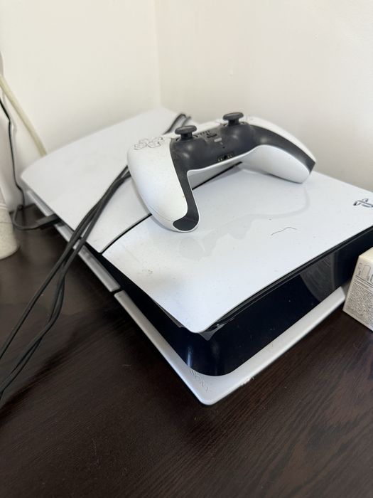 Ps 5 de vanzare,este ca nou