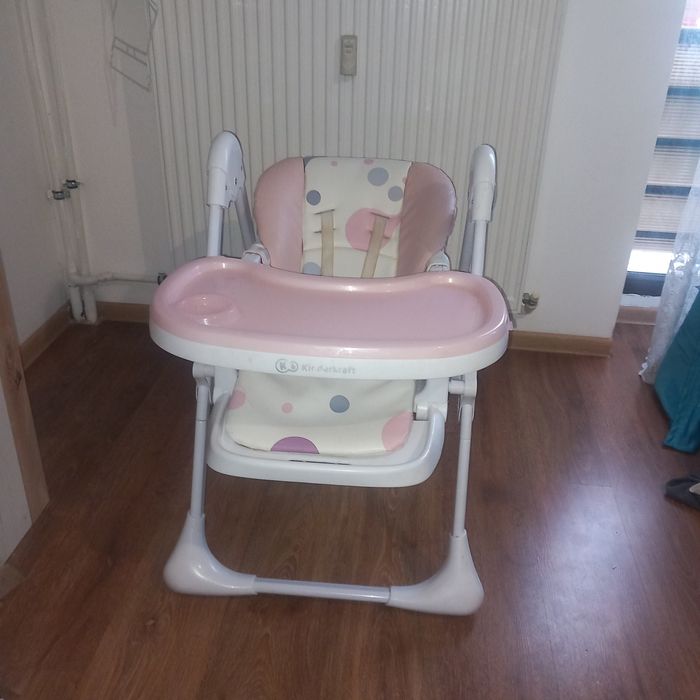 Vând masa de înfașat copii 2în1 și scaun ptr masa copiii 600 lei neg