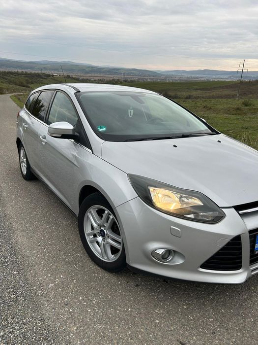 Vând ford focus 2013