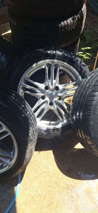 Jante Borbet 5x120
Cauciucuri stare buna 215 50 17
Trebu