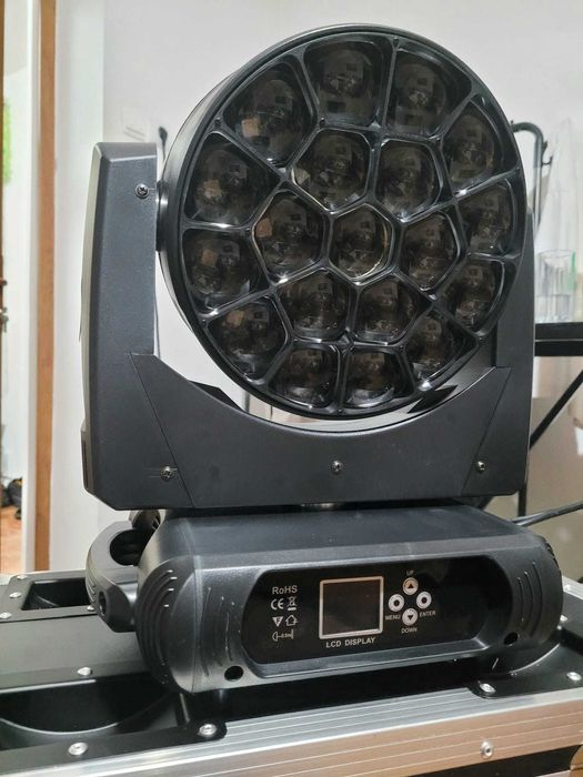 Wash 19x40W, RGBW, Zoom, Bee Eye, 760W lumini scena noi cu garantie
