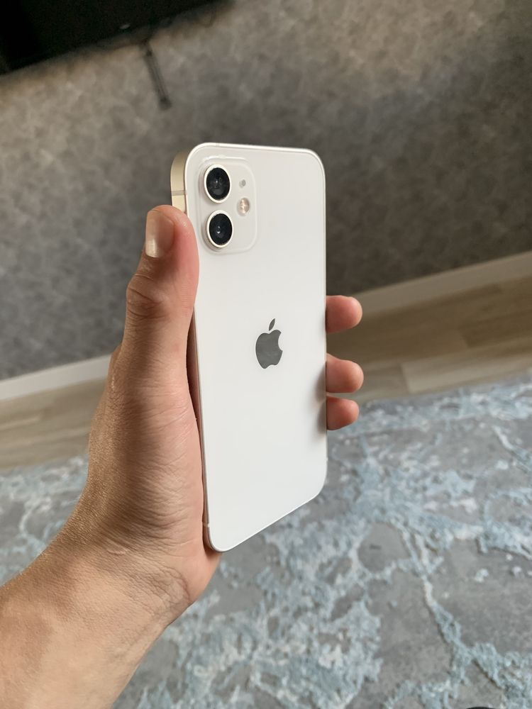 Два IPhone 12 White/Blue в обмен на 14 pro