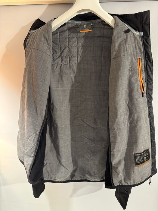 Jacheta ICEBREAKER M, barbateasca, merge si L mai slim