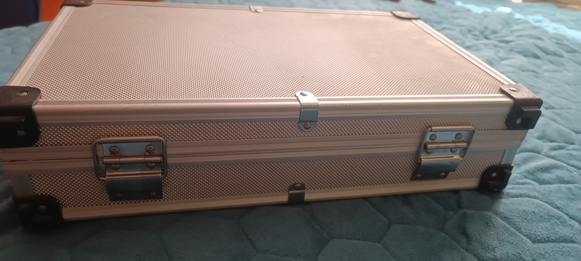 Cutie aluminiu (flycase)