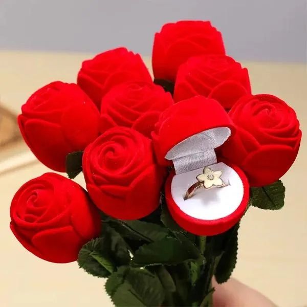 Кутия за пръстен роза