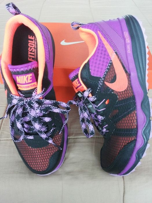 NIKE нови оригинални дамски маратонки - размер 37,5