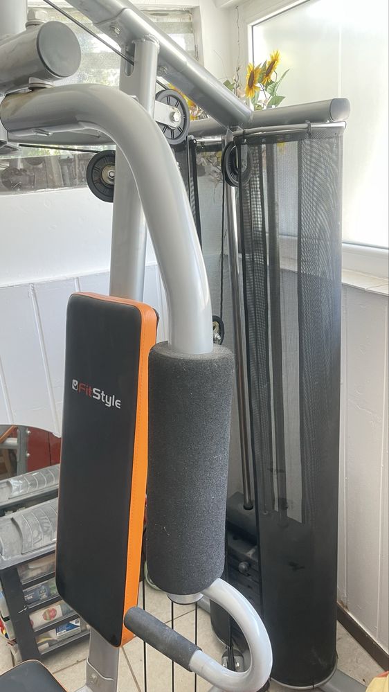 Aparat fitness multifunctional