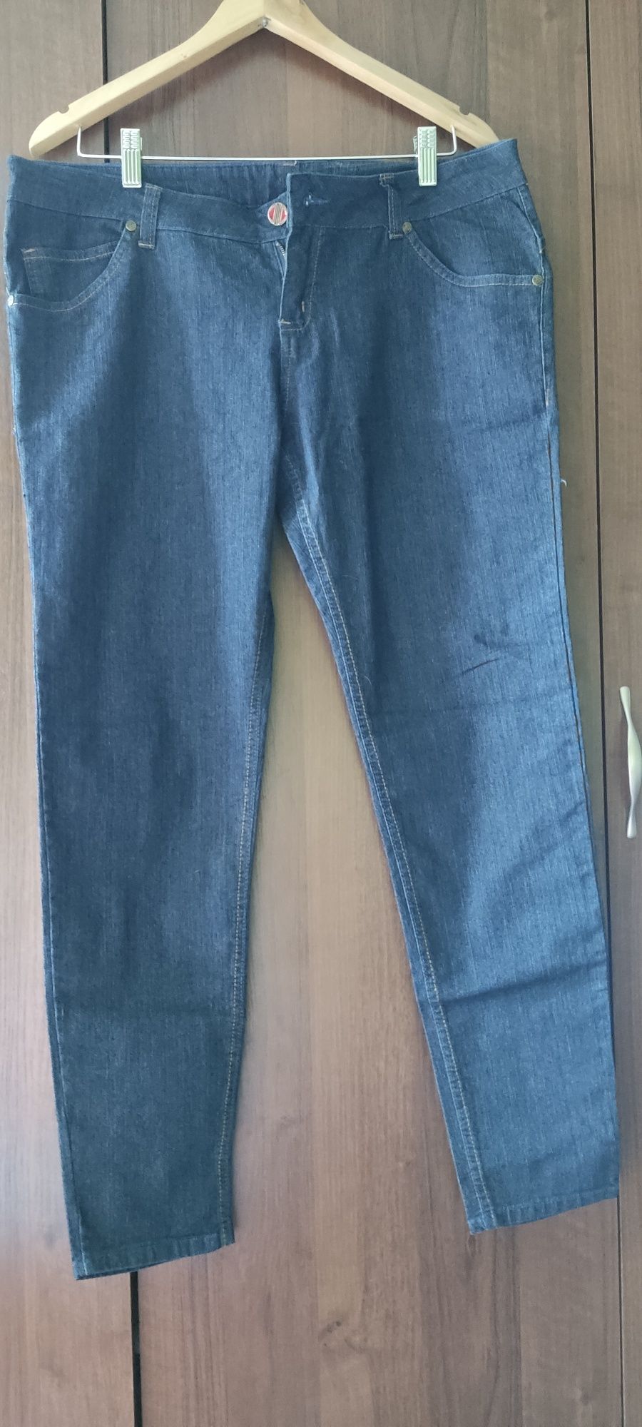 Женские джинсы 36 р