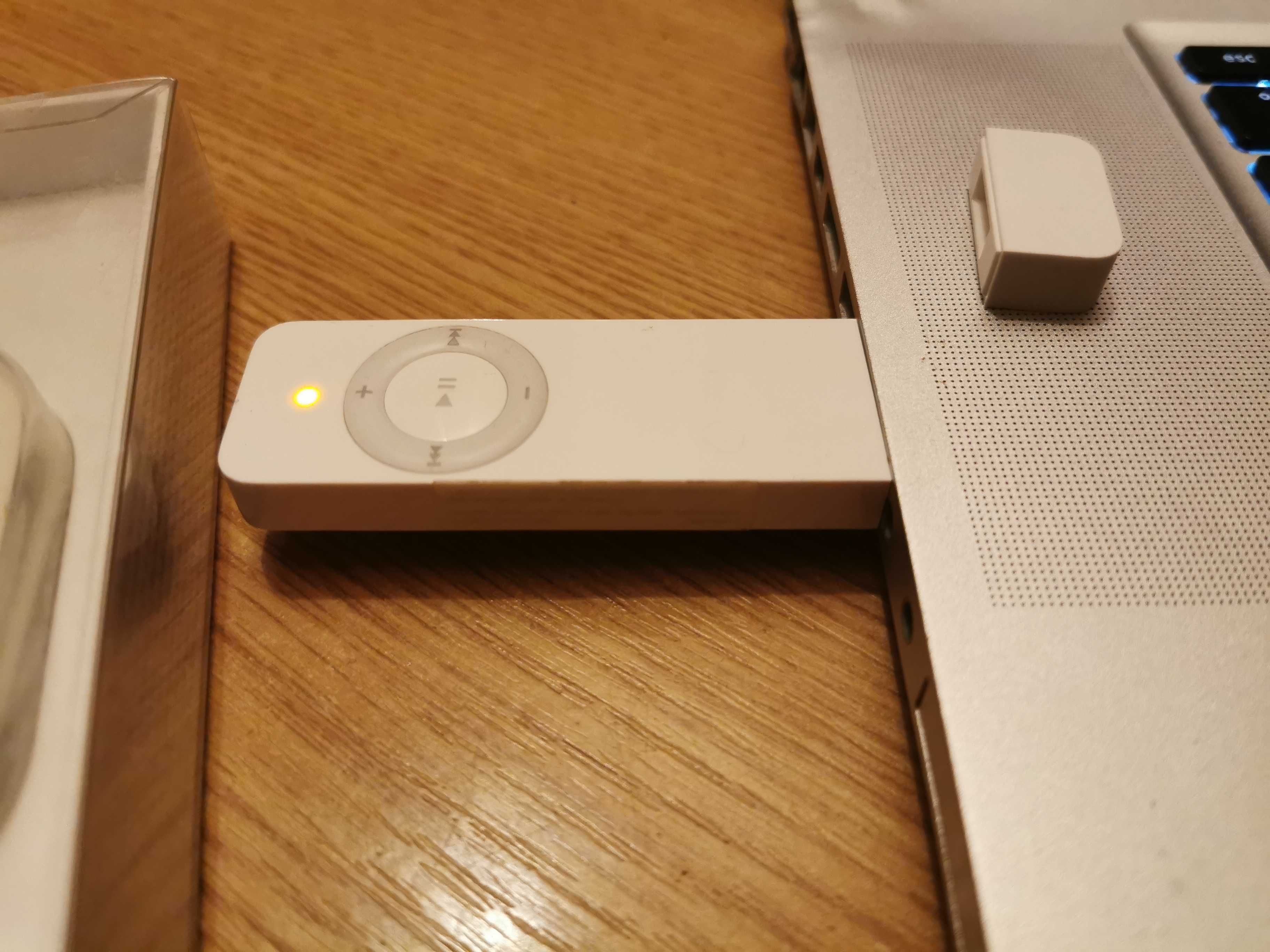 ipod shuffle 1 baterie moarta plus casti apple originale