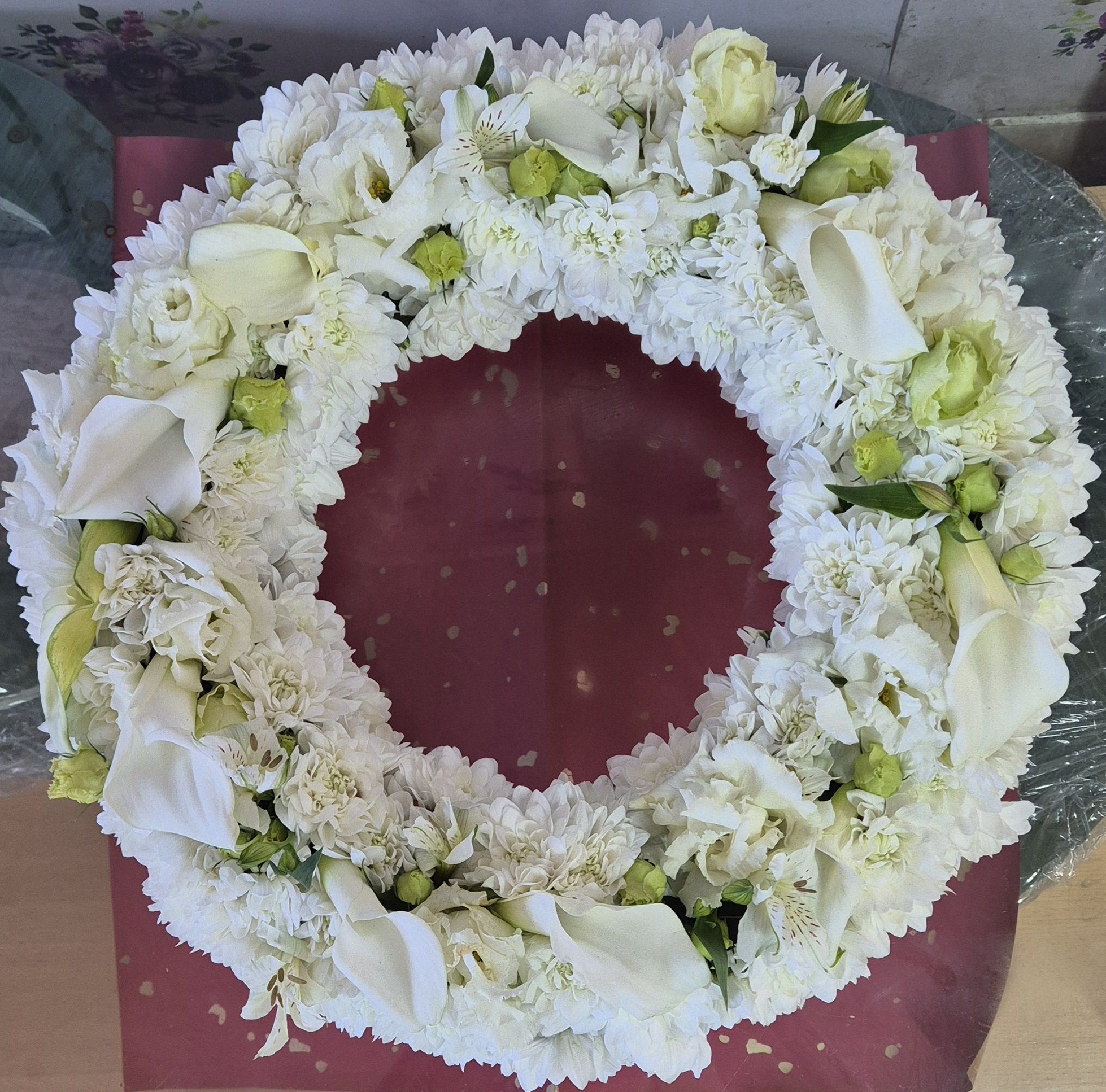 Servicii funerare, sicrie, transport, catering, coroane