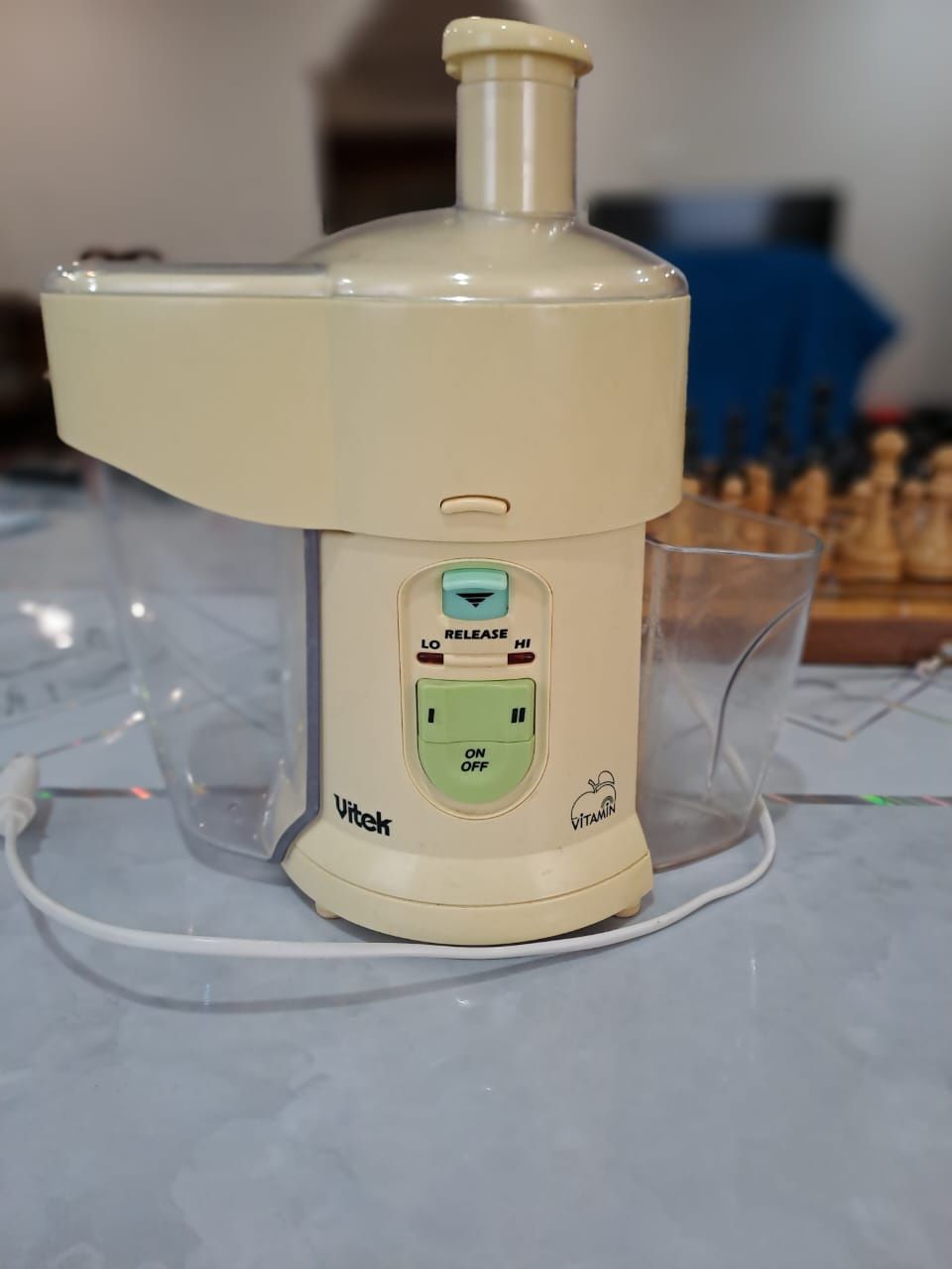 Соковыжималка от компаний vitek