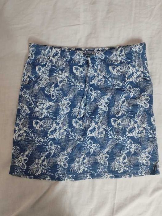 Fustă scurtă nouă