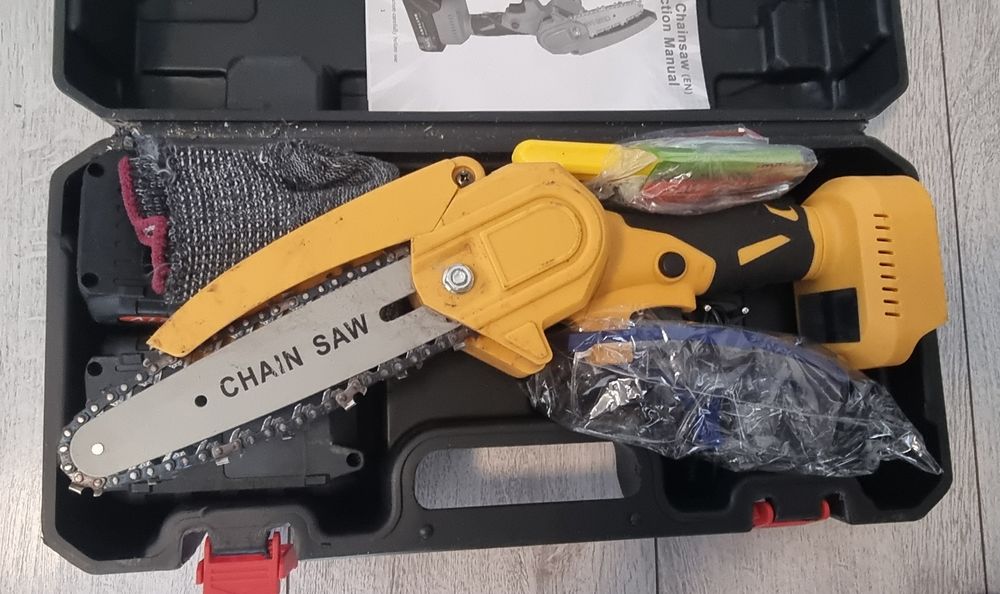 Мини акумулаторен трион