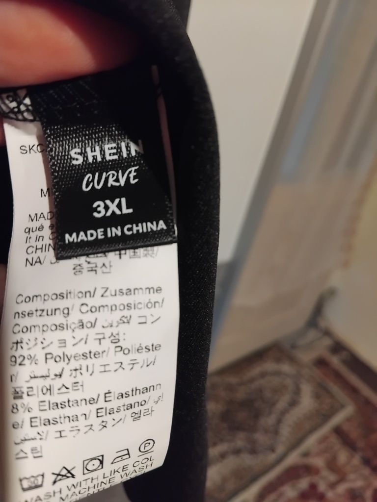 Vând bluza masura 3xl Shein