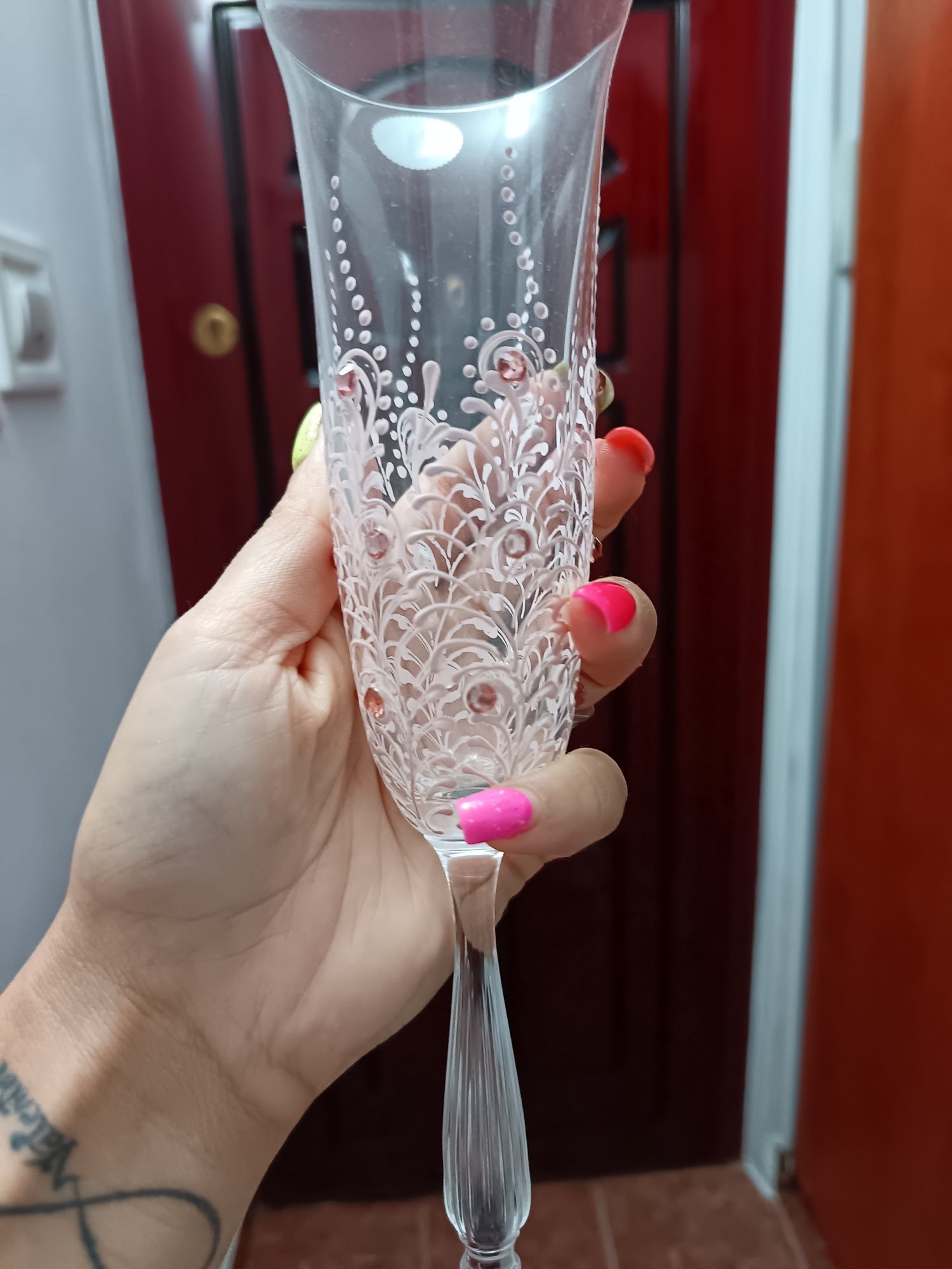 Vând rochie mireasa buchet fe mireasa și doua pahare miresuca si nasa