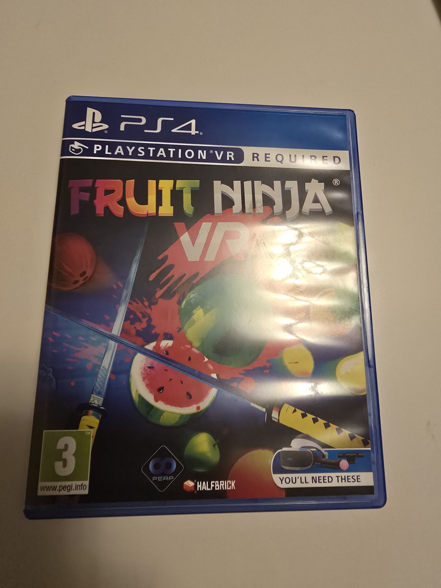 VR PS4 с включена игра