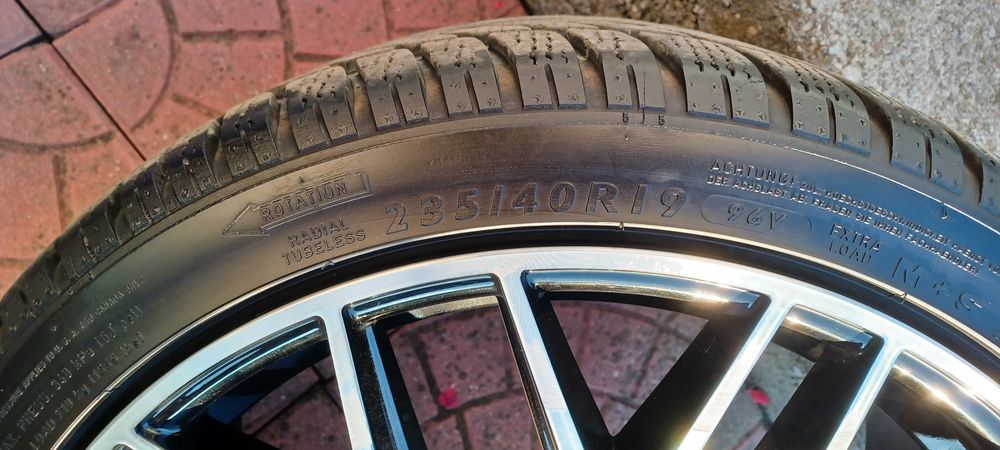 Anvelope Dunlop de iarnă 235/40/r19