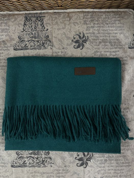 Шарф изумрудного оттенка теплый