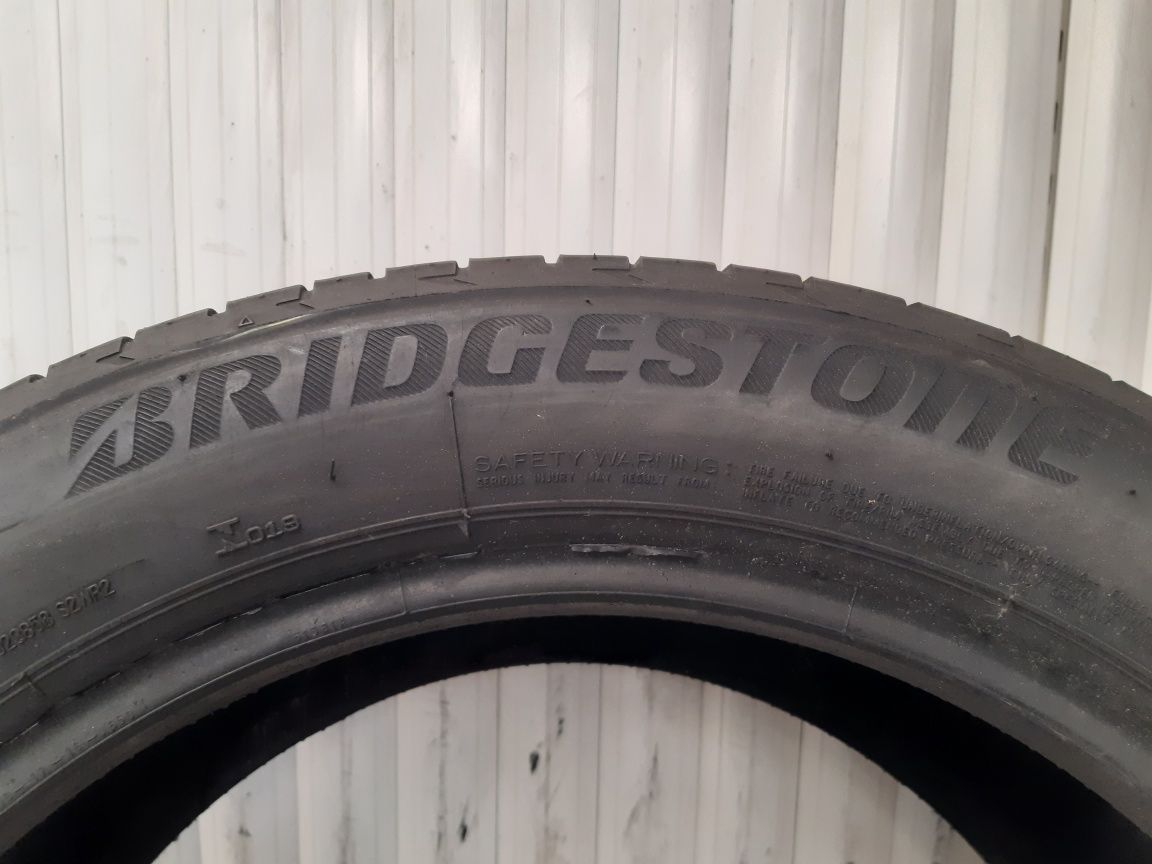 235/50/18  1XBRIDGESTONE   97W  DOT  0215  5,50MM