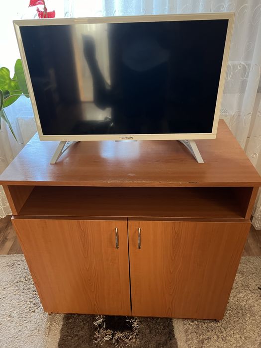 Vând set mobilă, pat și covor