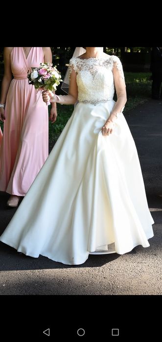 Vand rochie mireasa xs