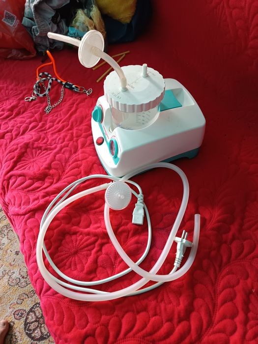 Aspirator chirurgical portabil AL-01, 15 L/min, AC220V, 180VA, cu vas