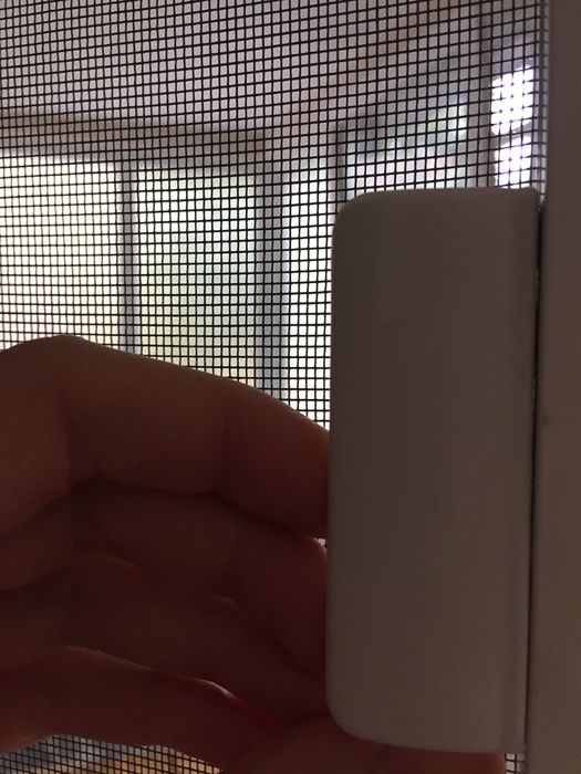 Комарници за врата и прозорец готови за монтаж.