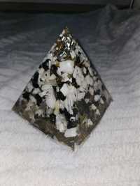 Piramida 11,5 x 10 cm, orgon handmade yng yang