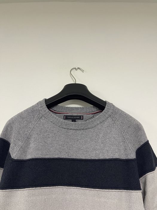 Bluza tommt impecabila