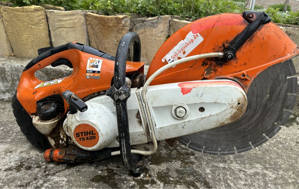 Бензинов STIHL TS420.