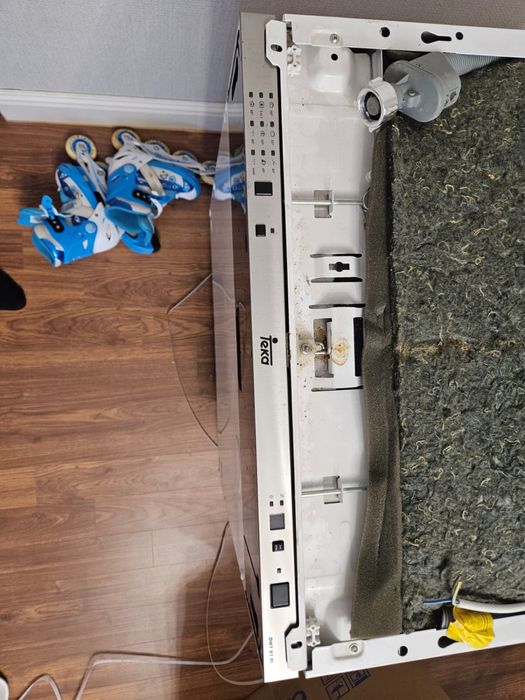 Продам посудомоечную машину