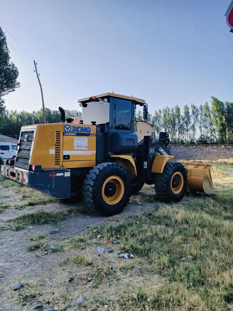 XCMG погрузчик 1.8куб рычаг