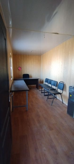 Konteyner - ofis va koʻplab turdagi ish qurollari sotiladi