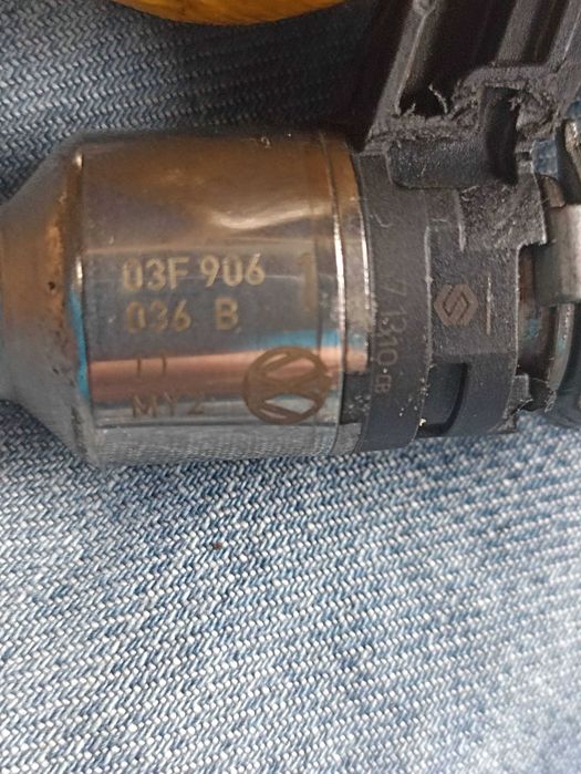 Бензинова дюза инжектор за 1,2TSI 105к.с.  - 03F906036B