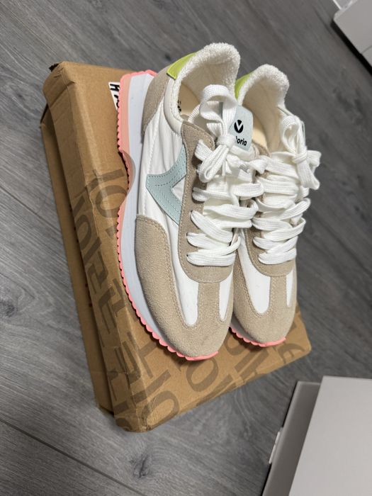 Кроссовка новая!