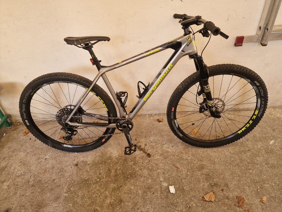 Biciclete electrice și normale