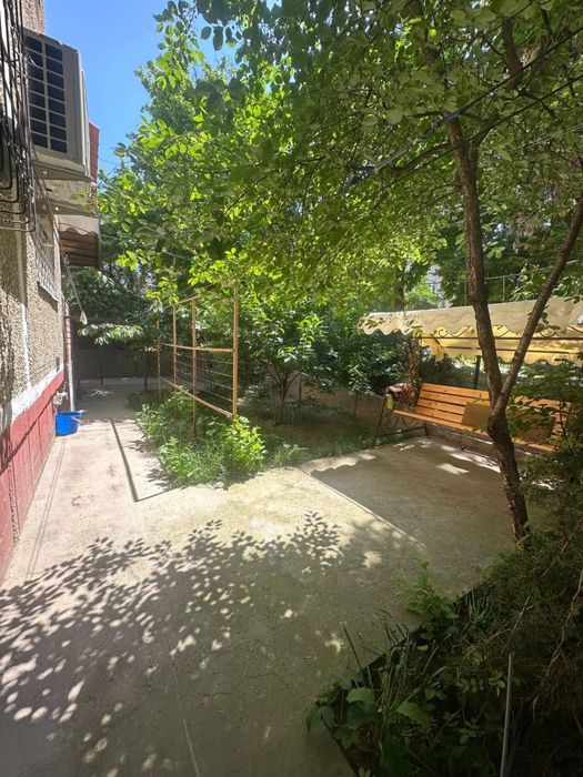Продам квартиру юнусабад 14 квартал 1/1/4 переделенная в 2-х