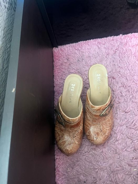 Дрехи обувки аксесоари