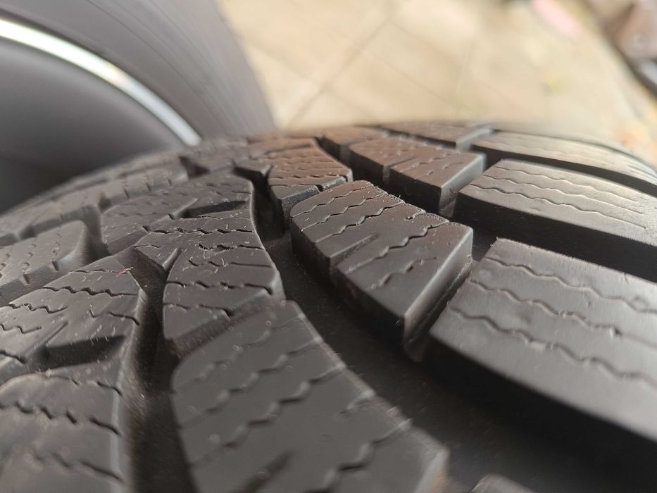 ОРИГИНАЛНИ джанти със зимни гуми 17 '' 5x114,3 Тойота / TOYOTA CH-R