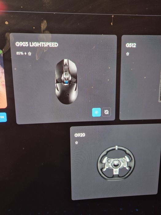 Продавам Logitech G920 с педали и скоростна кутия