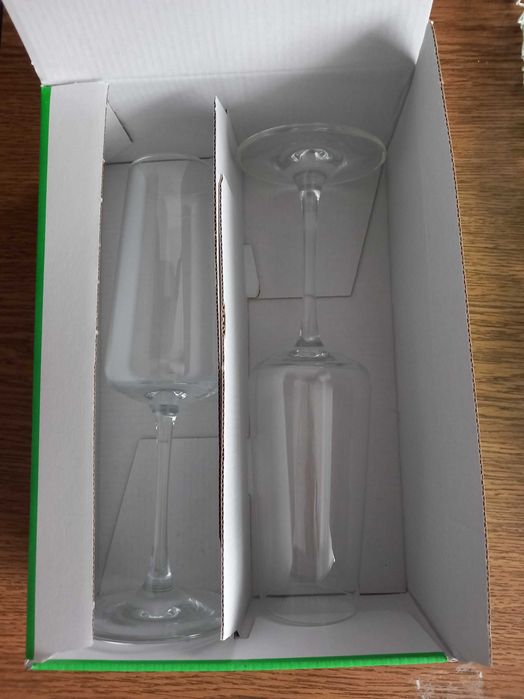 Set 2 buc. Pahare sampanie cristal noi