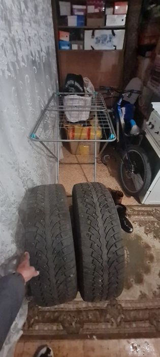 Зимний шина шипи есть 2болна по 25000 тенге пару за 50 000 одам