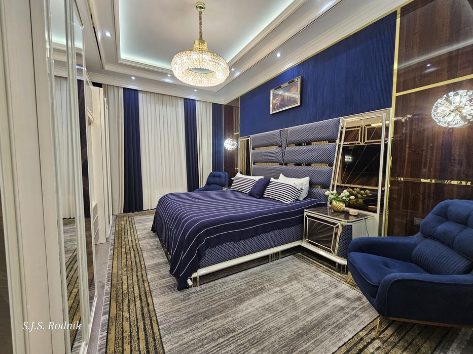 Юнусабад 18. Новый дом. 4сот. 8 комнат. 9 санузлов.