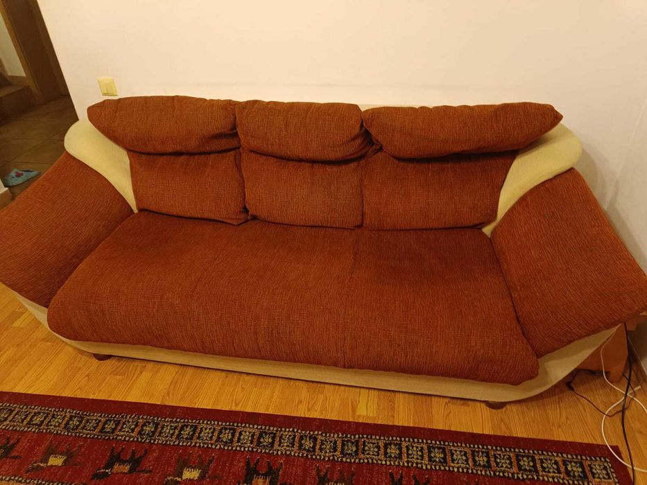 Vand canapea extensibila, foarte comoda si de buna calitate!