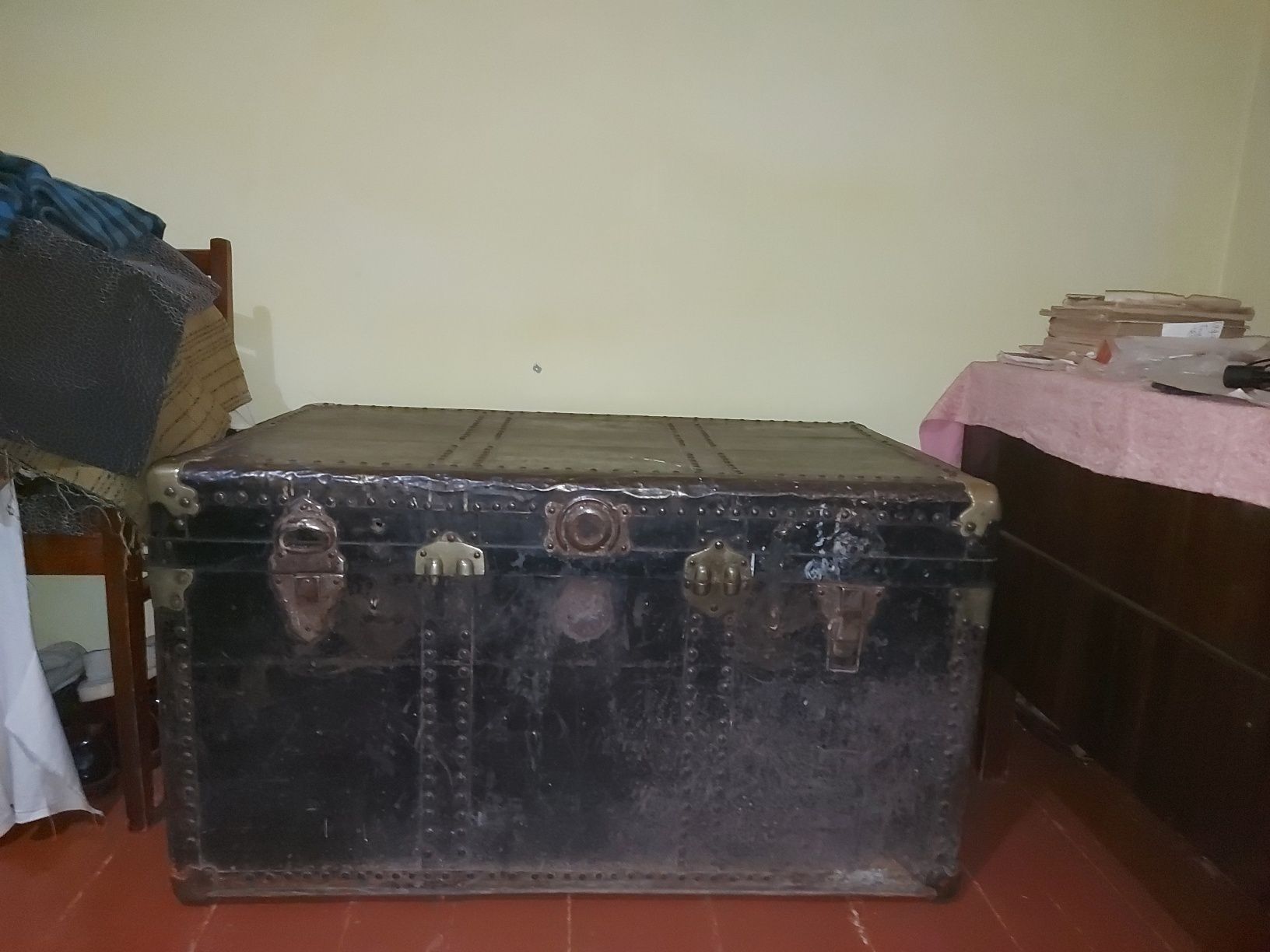 Продам  сундук   китайский    антикварный