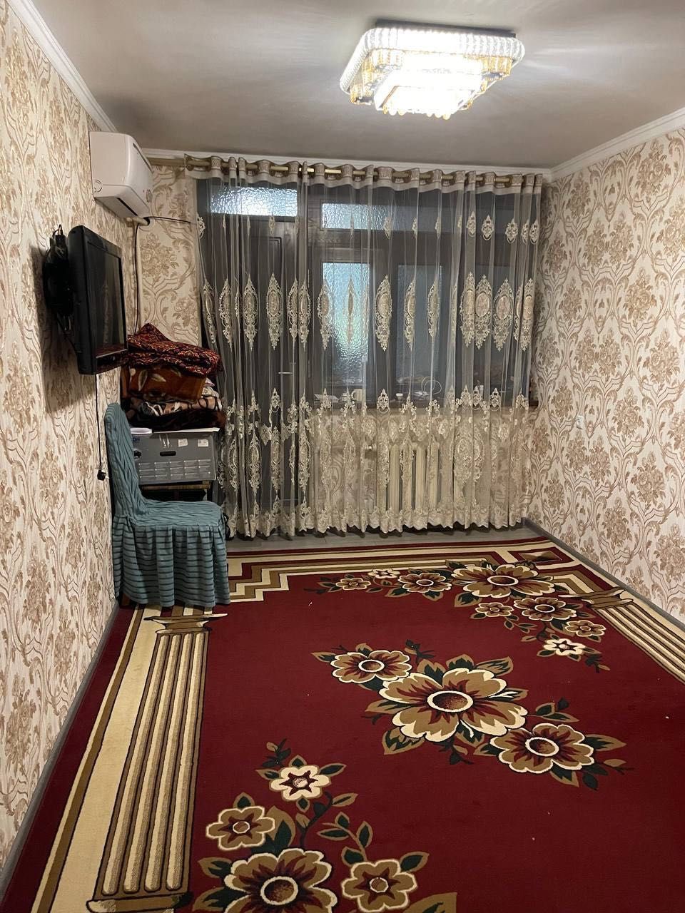 Olmazor metroga 3mlik yo’l 4 ta qiz kerak 800mingdan hama waroit bor.