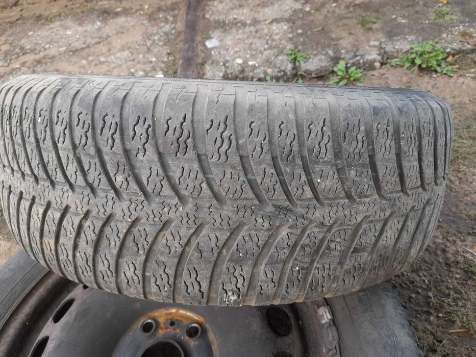 Jante tablă cu anvelope de iarnă 205 55 R 16